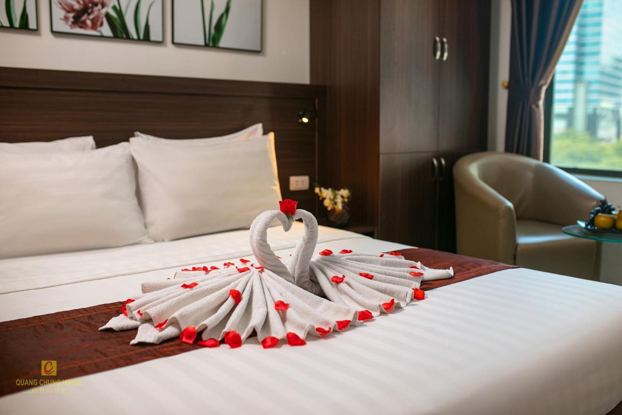 Nhan Hoa Hotel Hanoi Exterior photo