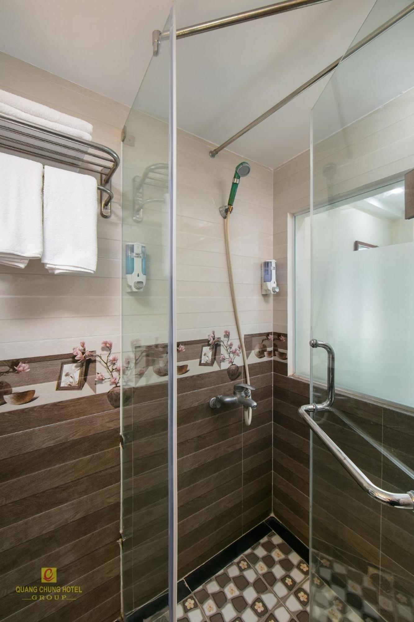 Nhan Hoa Hotel Hanoi Room photo